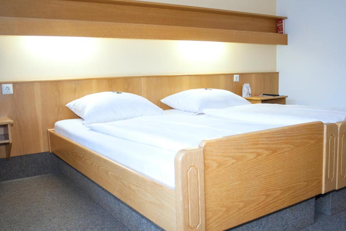 Hotel Am Regenbogen Cham Eksteriør bilde